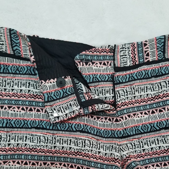 EUC Tribal Print Shorts from The Limited, Size 0 - Picture 4 of 5